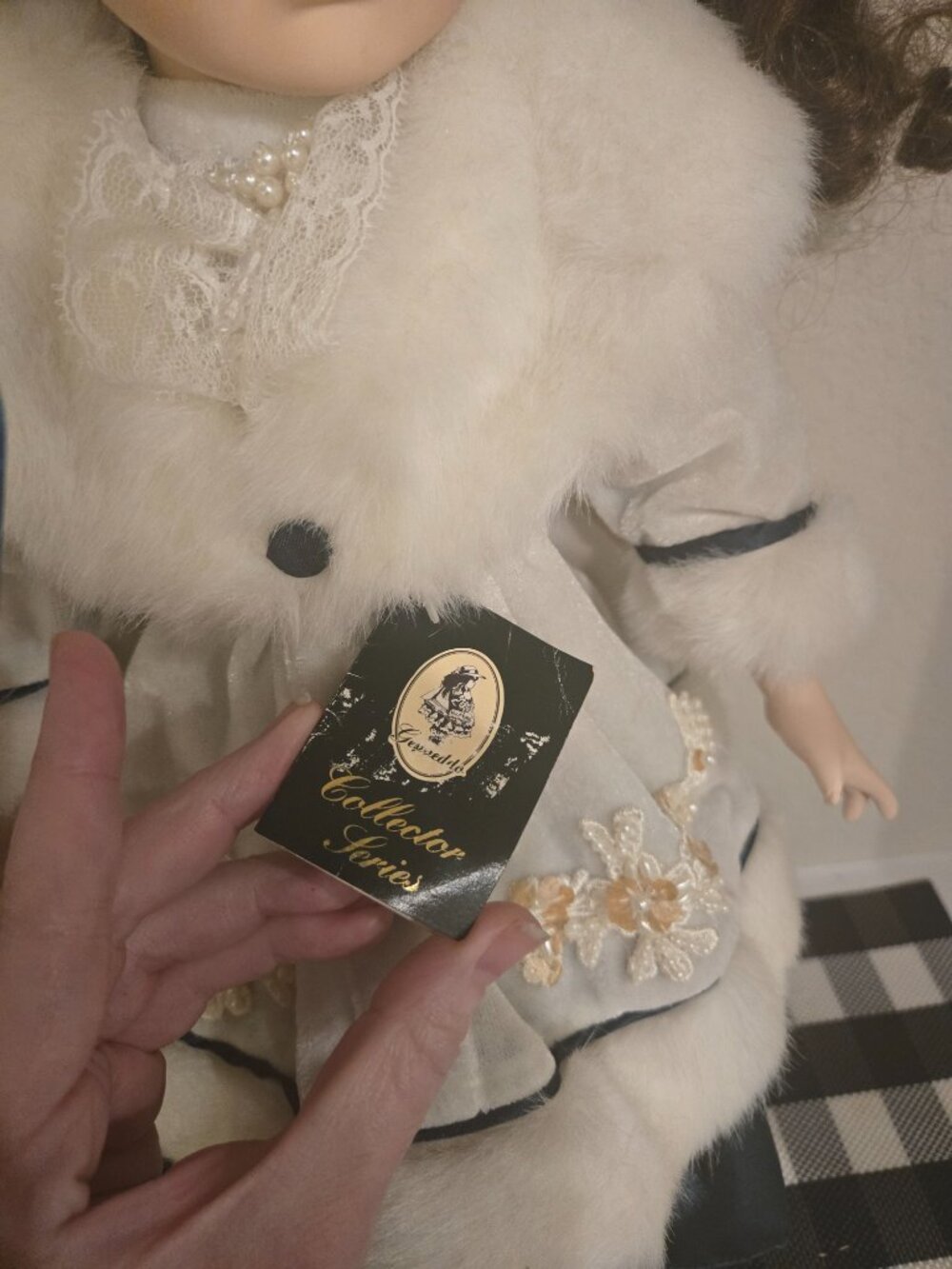 GEPPEDDO Collections Series Porcelain doll - Picture 6 of 13